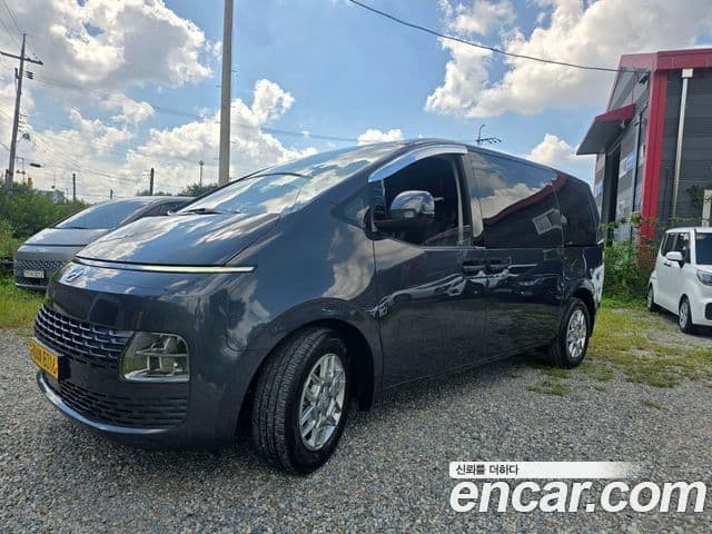 Staria L3.5 Cargo 3 locuri