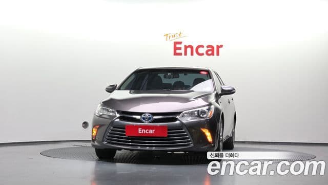 Camry Hybrid LE