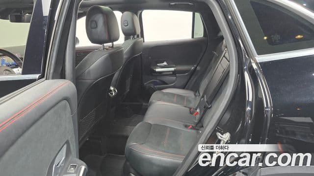 GLA- GLA250 4MATIC
