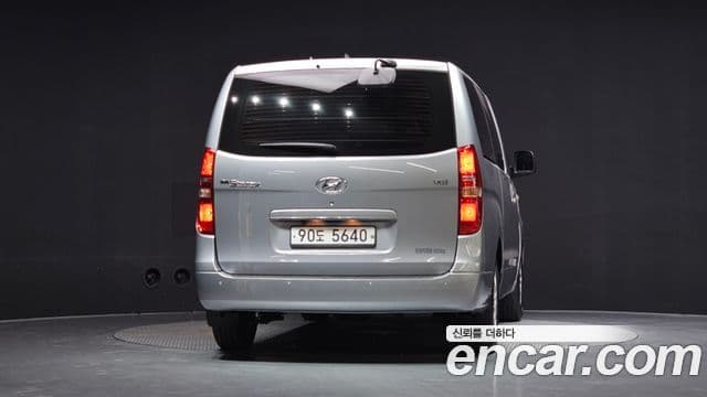Grand Starex 5 locuri Van