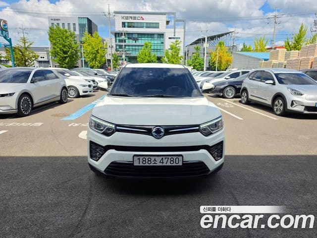 Very New Tivoli Benzină 1.5 2WD