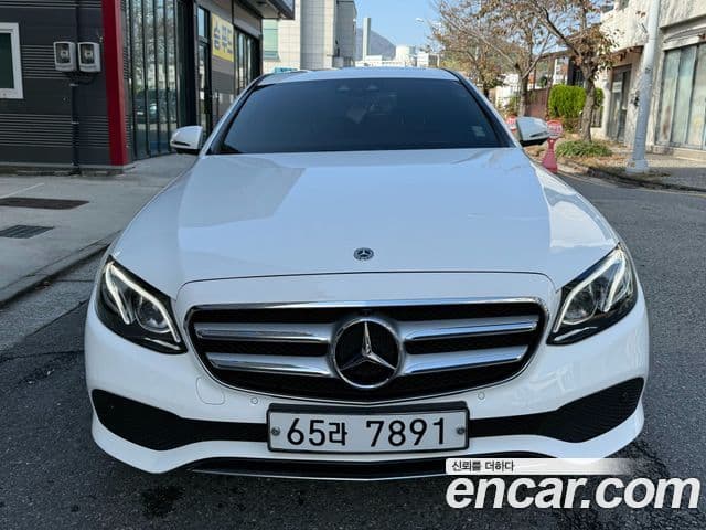Clasa E E300 4MATIC Avantgarde