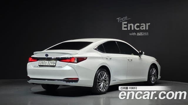 ES300h 7 Luxury Plus