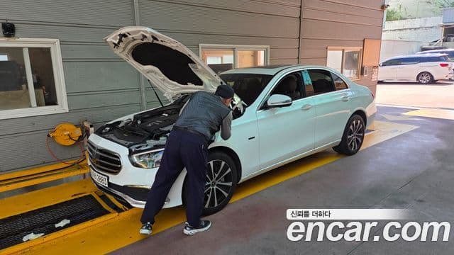 Clasa E E300e 4MATIC Exclusive