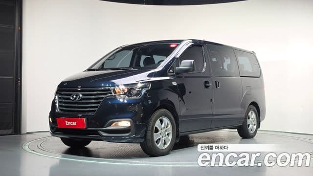 Grand Starex Wagon 12 locuri