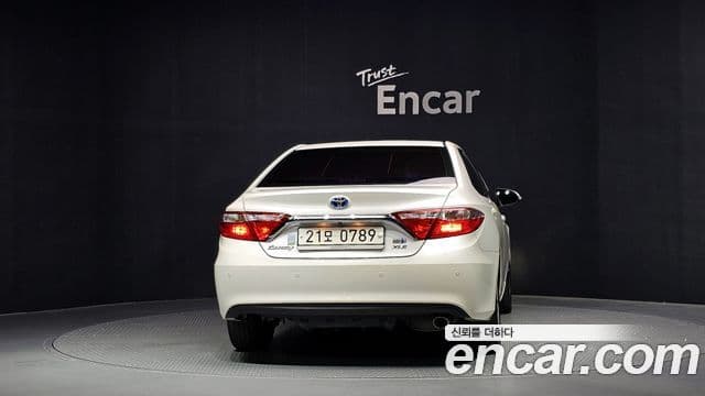 Camry Hybrid XLE