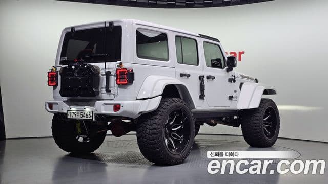 (JL) 2.0 Overland 4-door