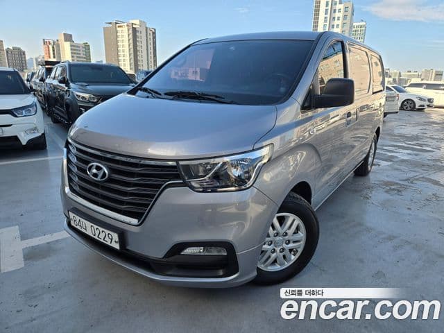Grand Starex Van 3 locuri