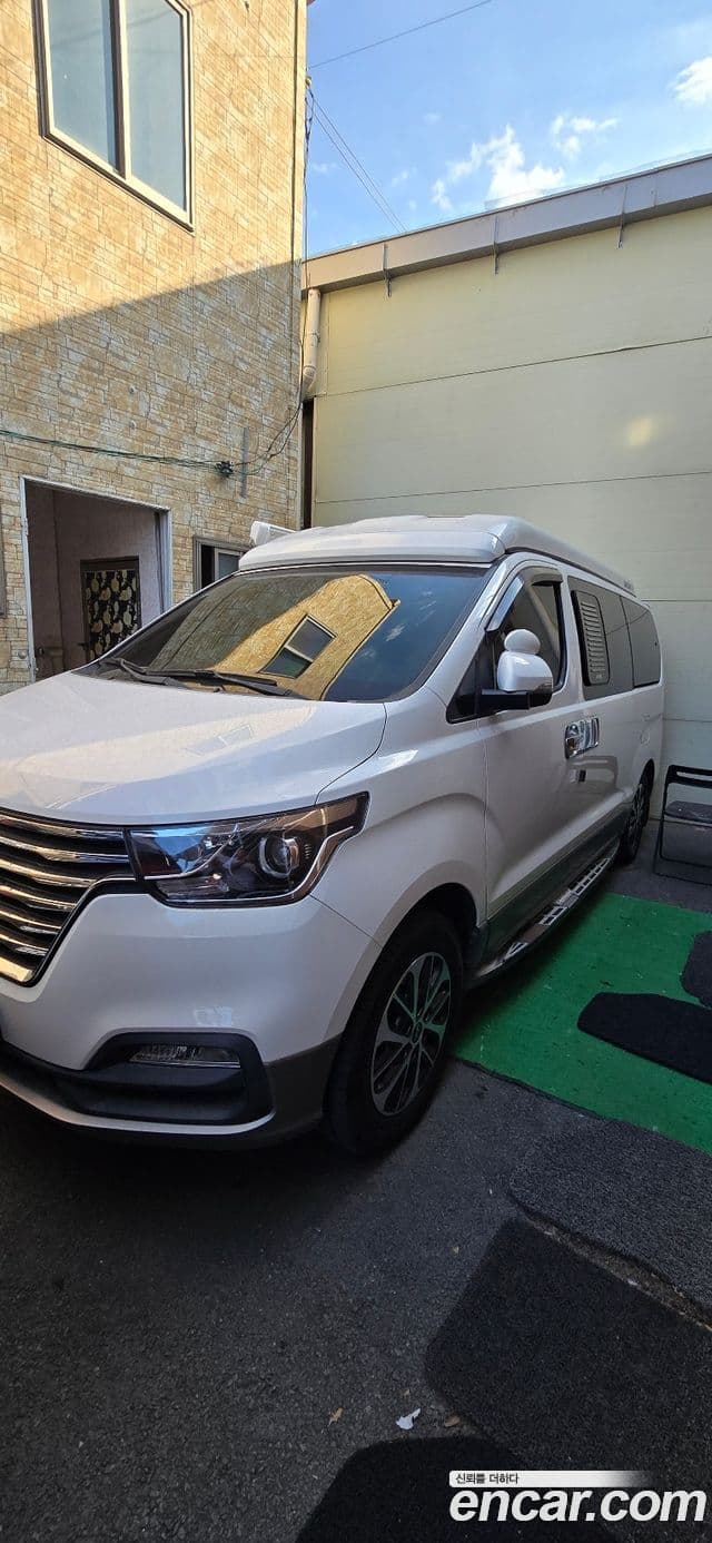 Grand Starex 4WD Camper