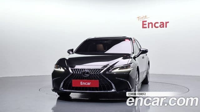 ES300h 7 Luxury Plus