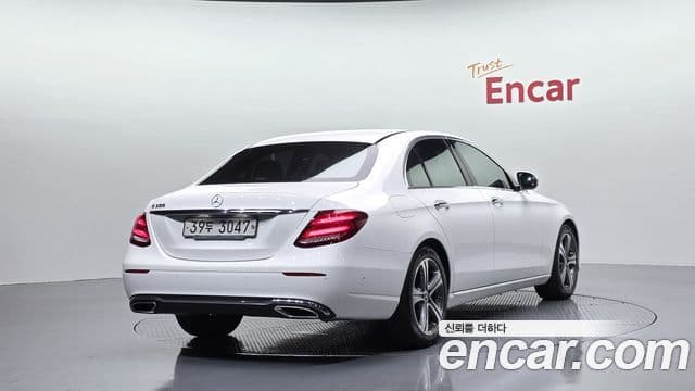 Clasa E E300 Avantgarde