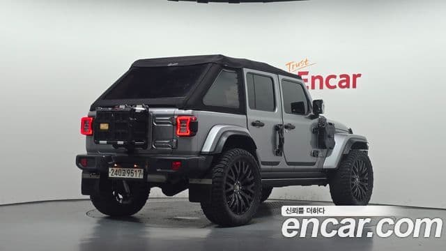 (JL) 2.0 Overland 4-door