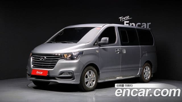 Grand Starex Wagon 12 locuri