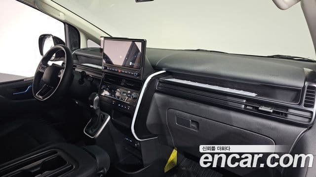 Staria L3.5 Cargo 3 locuri