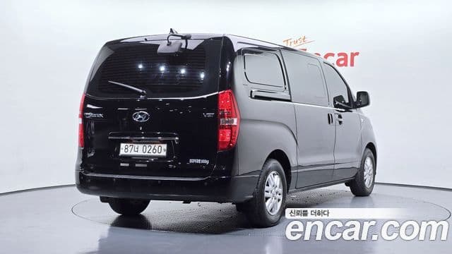 Grand Starex Van 5 locuri