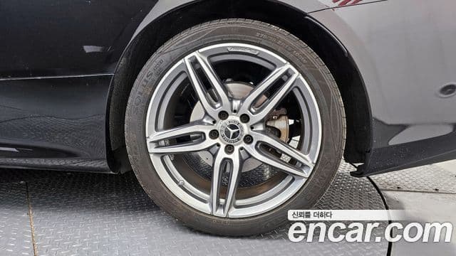 Clasa E E220d Coupé