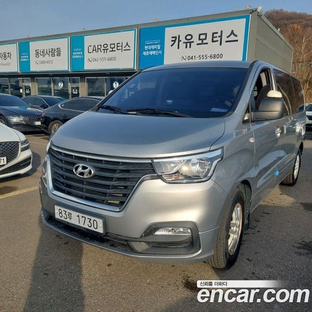 Grand Starex Van 3 locuri