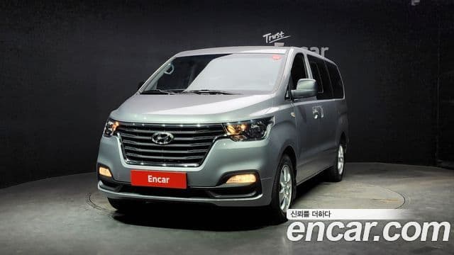 Grand Starex Wagon 12 locuri