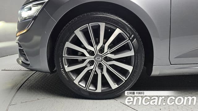 SM6 1.8 TCe Première