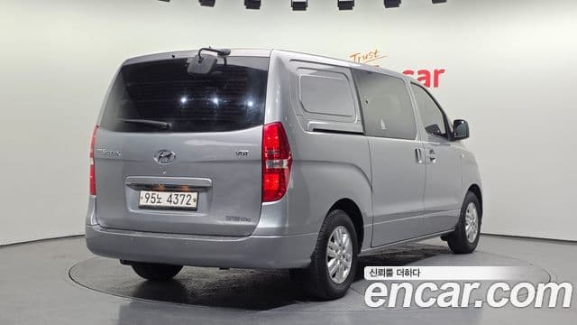 Grand Starex Van 5 locuri