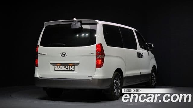 Grand Starex 4WD Urban 9 locuri