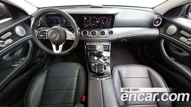 Clasa E E300 4MATIC Avantgarde