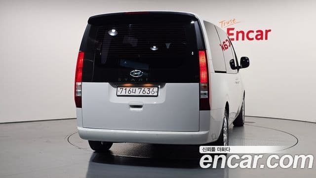 Staria Tourer 11 locuri