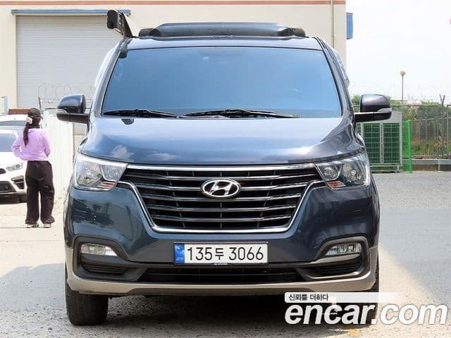 Grand Starex 4WD Camper