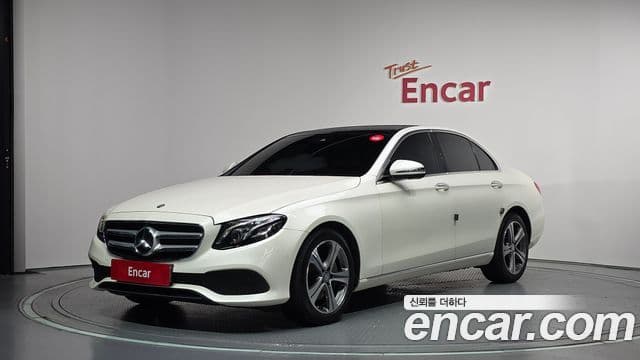 Clasa E E300 4MATIC Avantgarde