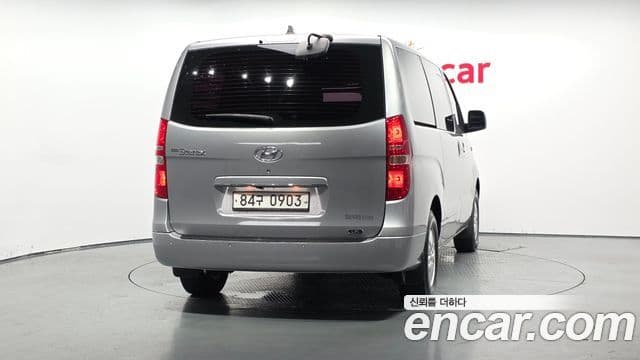 Grand Starex Van 5 locuri LPi