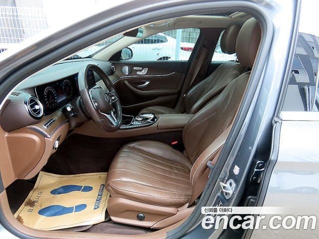 Clasa E E300 4MATIC Exclusive