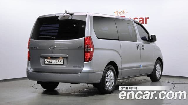 Grand Starex 5 locuri Van