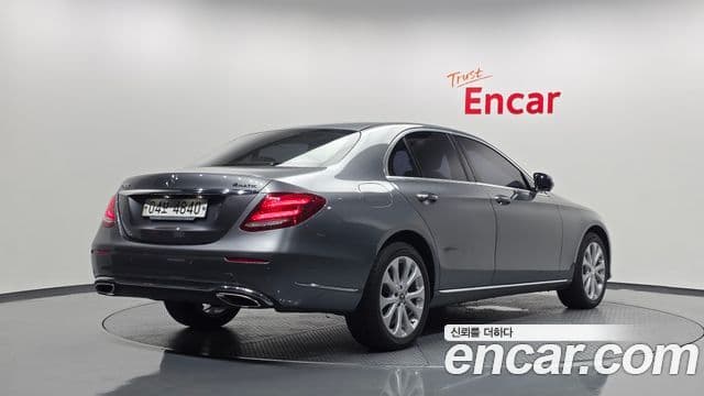 Clasa E E300 4MATIC Exclusive