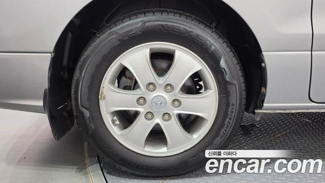 Grand Starex Wagon 12 locuri