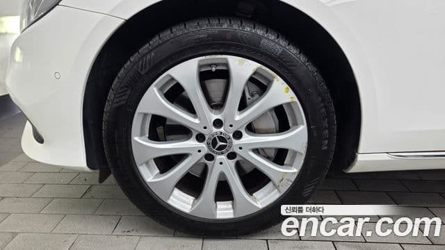 Clasa E E300 4MATIC Exclusive