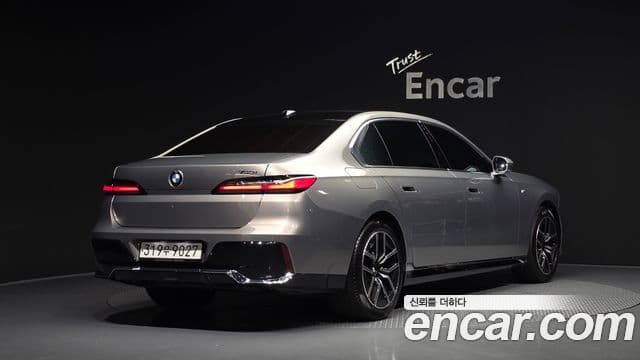 Seria 7 740i sDrive M Sport