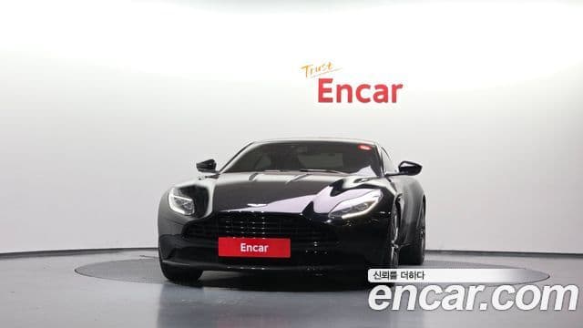 DB11 5.2 V12 Coupé