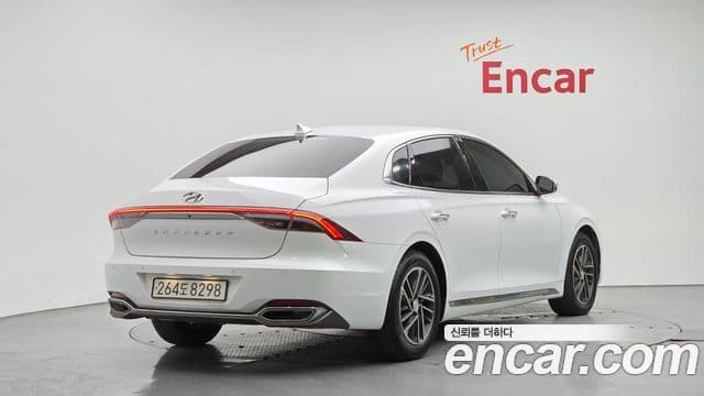 Grandeur 3.0 LPi (Rent-a-car)