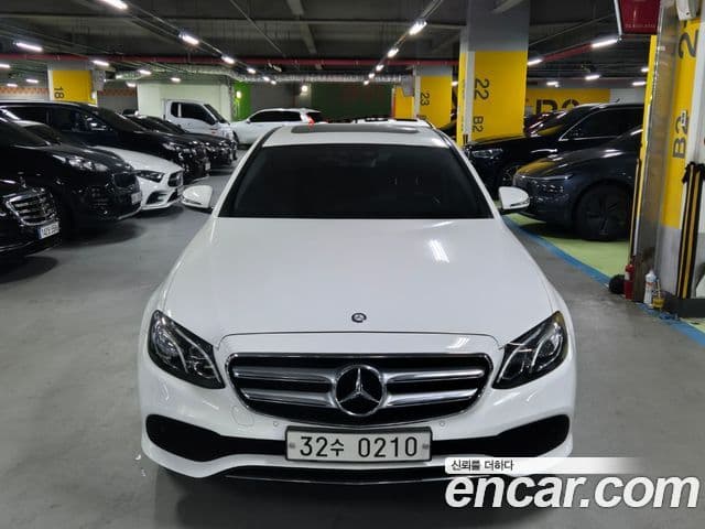 Clasa E E200 Avantgarde
