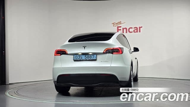 Y Long Range AWD
