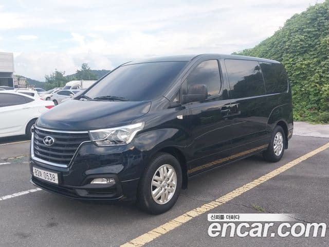 Grand Starex Van 3 locuri