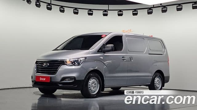 Grand Starex Van 3 locuri