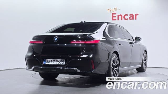 Seria 7 740i xDrive M Sport