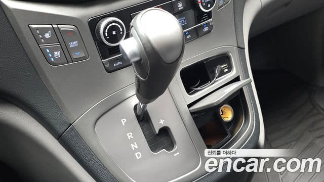 Grand Starex Wagon 12 locuri