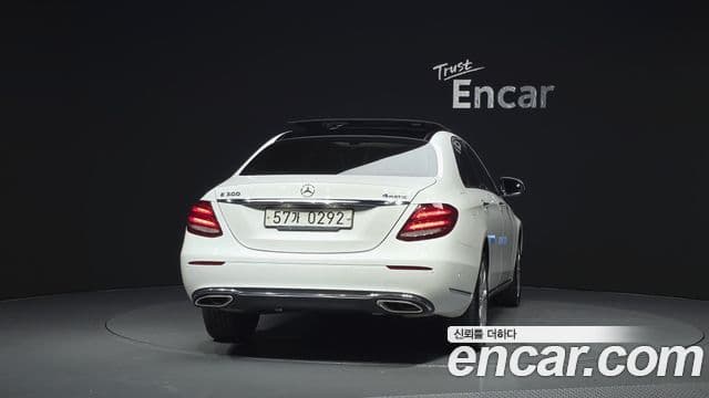 Clasa E E300 4MATIC Exclusive