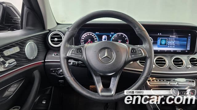 Clasa E E300 4MATIC Avantgarde