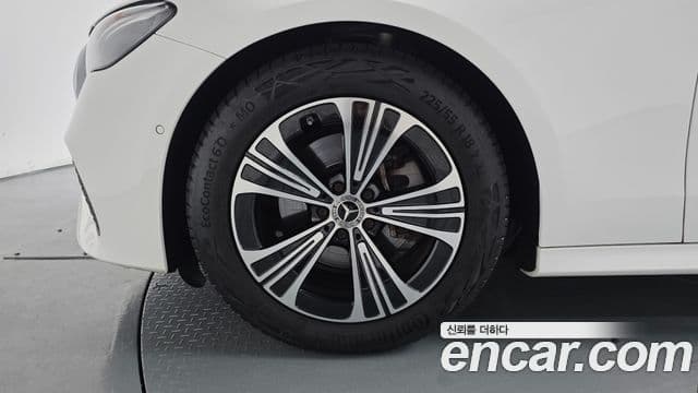 Clasa E E200 Avantgarde