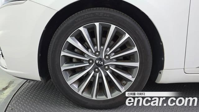 K7 3.0 LPI Luxury (Rent-a-car)