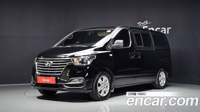 Grand Starex Urban 9 locuri