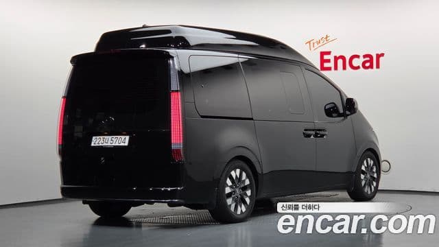 Staria 2WD Limousine (Special Vehicle)